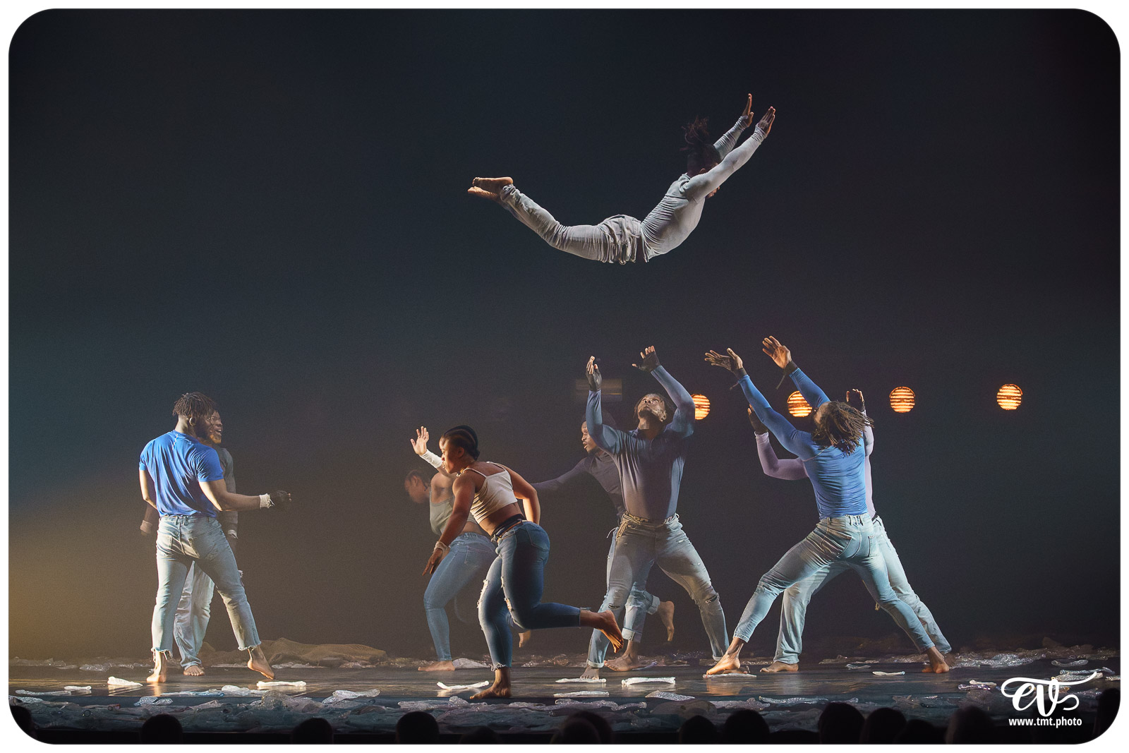 YÉ ! (L'EAU) (CIRCUS BAOBAB)